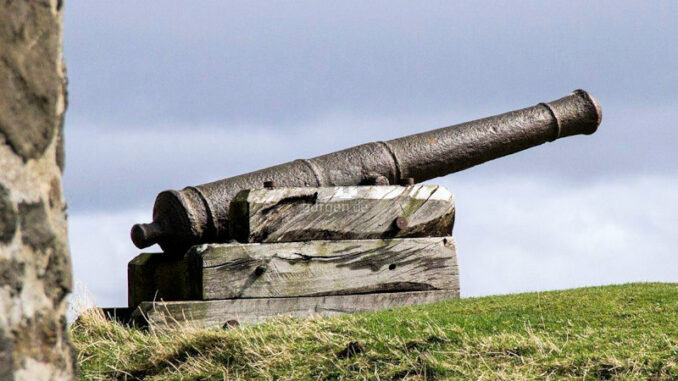 Duart-Castle_Kanone_c-Duart-Castle_800