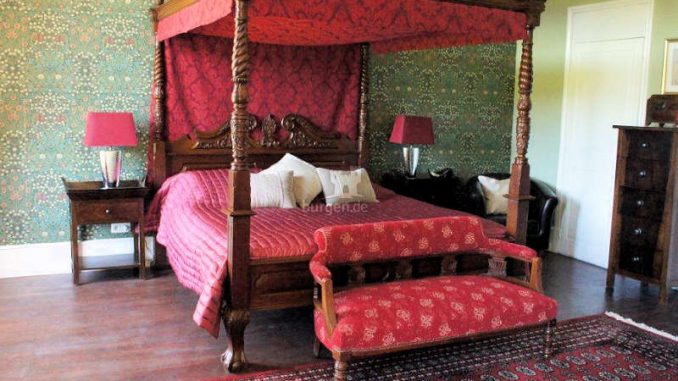 Chateau-Charly_Bett-Detailbild