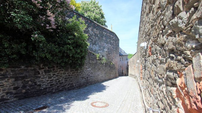 Osterburg_2178_Aufgang-Vorburg