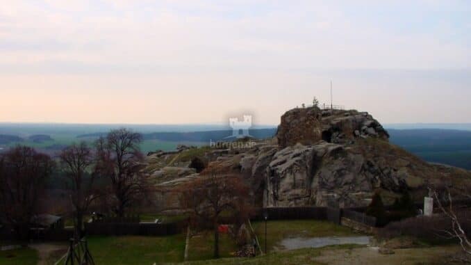 Regenstein mit Blick ins Harzvorland © burgen.de DSC00075