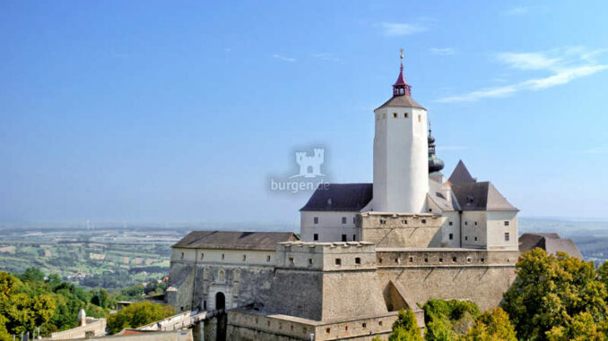 Burg-Forchtenstein_Aussenansicht_c-FotoimLohnbuero_HQ