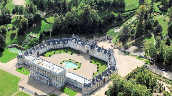Chateau-de-Bizy_Luftbild