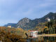 Neuschwanstein & Hohenschwangau - Blick über den See im Spätsommer © burgen.de