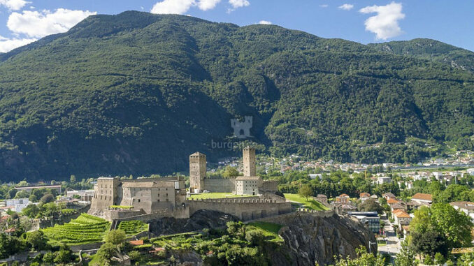 Castelgrande_Maechtige-Festung_c-calicodesign_800
