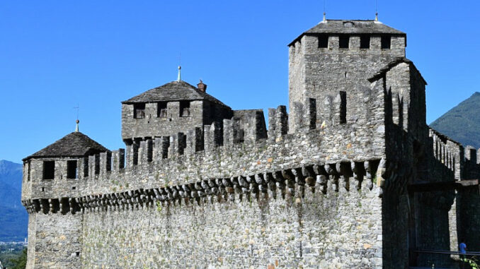Castello-di-Montebello_Wehrhafte-Mauern_c-Federico-Ghedini_800