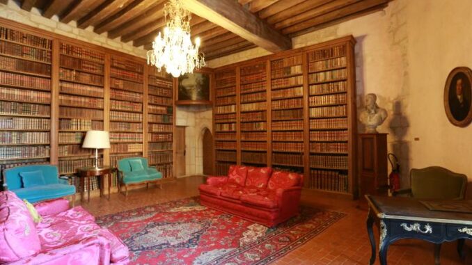 Chateau-de-La-Rochefoucauld_praechtige Bibliothek_c-Chateau-de-La-Rochefoucauld_800