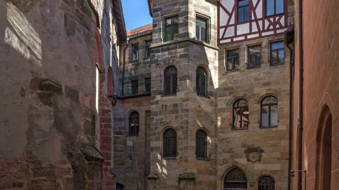 Kaiserburg Lauf a.d.Pegnitz_Innenhof_c-Helmut Mayer zu Capellen_800
